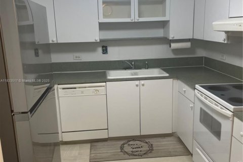 Condominio en venta en Hollywood, Florida, 1 dormitorio, 80.27 m2 № 1940462 - foto 11