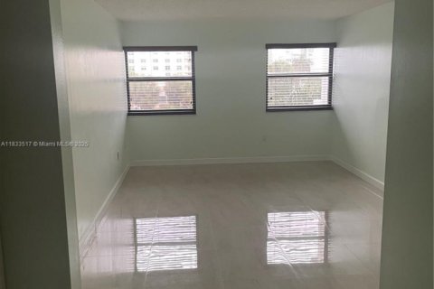 Condominio en venta en Hollywood, Florida, 1 dormitorio, 80.27 m2 № 1940462 - foto 14