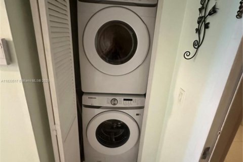 Condominio en venta en Hollywood, Florida, 1 dormitorio, 80.27 m2 № 1940462 - foto 20