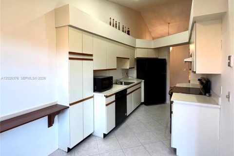 Condo in Hollywood, Florida, 3 bedrooms  № 2251957 - photo 25