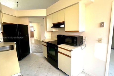 Condo in Hollywood, Florida, 3 bedrooms  № 2251957 - photo 29