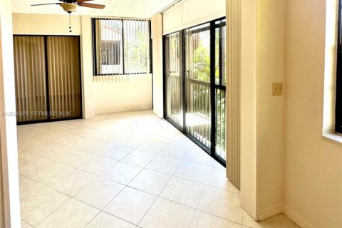 Condo in Hollywood, Florida, 3 bedrooms  № 2251957 - photo 24
