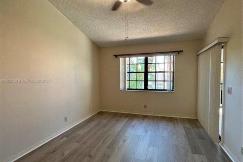 Condo in Hollywood, Florida, 3 bedrooms  № 2251957 - photo 12