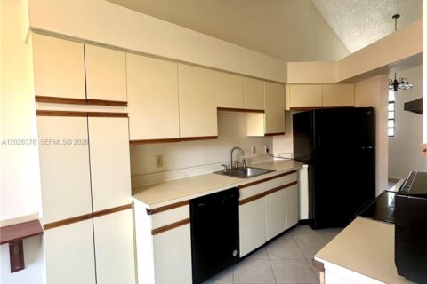 Condo in Hollywood, Florida, 3 bedrooms  № 2251957 - photo 26