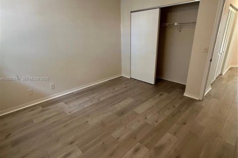 Condo in Hollywood, Florida, 3 bedrooms  № 2251957 - photo 15