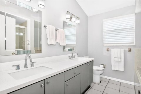 Townhouse in Clearwater, Florida 3 bedrooms, 170.2 sq.m. № 2195772 - photo 29