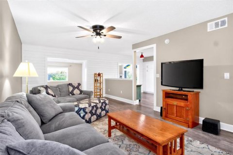 Townhouse in Clearwater, Florida 3 bedrooms, 170.2 sq.m. № 2195772 - photo 14