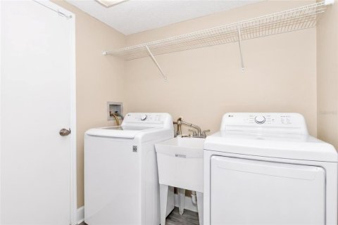Townhouse in Clearwater, Florida 3 bedrooms, 170.2 sq.m. № 2195772 - photo 24