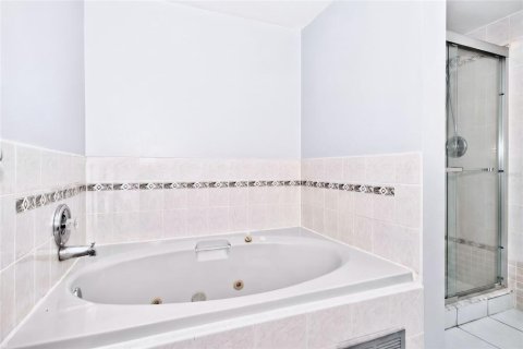 Townhouse in Clearwater, Florida 3 bedrooms, 170.2 sq.m. № 2195772 - photo 30