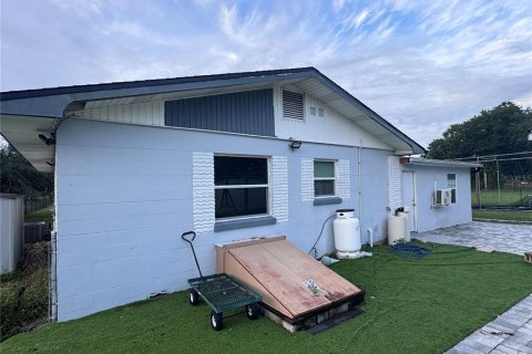 House in Davenport, Florida 4 bedrooms, 168.8 sq.m. № 1670145 - photo 5