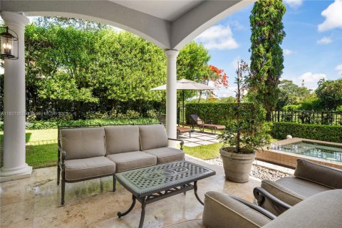 House in Coral Gables, Florida 5 bedrooms, 402.55 sq.m. № 1798813 - photo 22