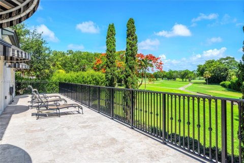 House in Coral Gables, Florida 5 bedrooms, 402.55 sq.m. № 1798813 - photo 30