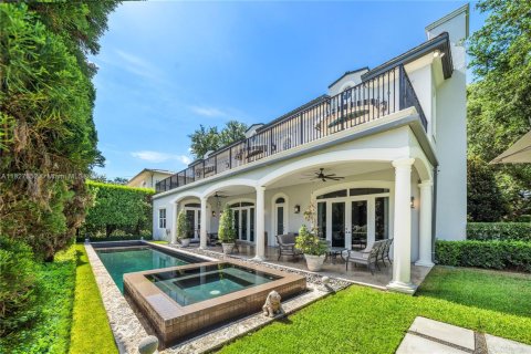 House in Coral Gables, Florida 5 bedrooms, 402.55 sq.m. № 1798813 - photo 20