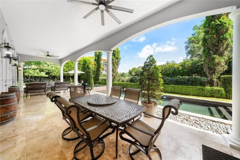 House in Coral Gables, Florida 5 bedrooms, 402.55 sq.m. № 1798813 - photo 21