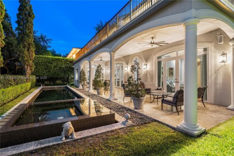 House in Coral Gables, Florida 5 bedrooms, 402.55 sq.m. № 1798813 - photo 19
