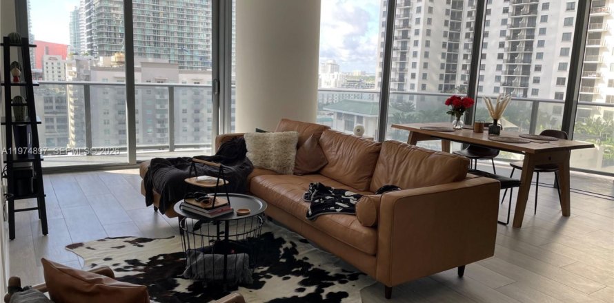 Condo in Miami, Florida, 2 bedrooms № 2036151