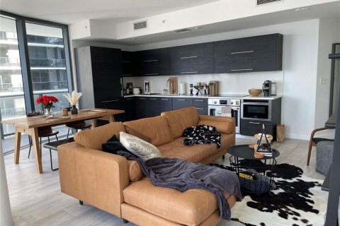 Condo in Miami, Florida, 2 bedrooms № 2036151 - photo 2