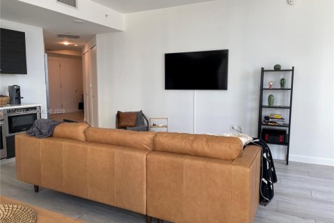 Condo in Miami, Florida, 2 bedrooms № 2036151 - photo 5
