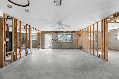 Propiedad comercial en venta en Englewood, Florida, 4 dormitorios, 201.13 m2 № 1576562 - foto 17