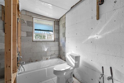 Propiedad comercial en venta en Englewood, Florida, 4 dormitorios, 201.13 m2 № 1576562 - foto 11