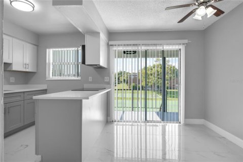 Condo in Orlando, Florida, 2 bedrooms  № 1808407 - photo 5