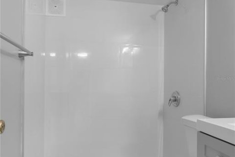 Condo in Orlando, Florida, 2 bedrooms  № 1808407 - photo 15
