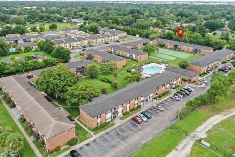 Condo in Orlando, Florida, 2 bedrooms  № 1808407 - photo 23