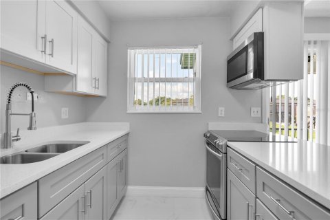 Condo in Orlando, Florida, 2 bedrooms  № 1808407 - photo 8