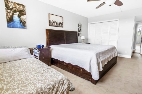 Condo in Weston, Florida, 2 bedrooms  № 1840843 - photo 25
