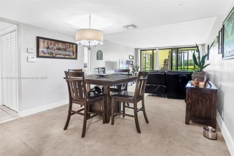 Condo in Weston, Florida, 2 bedrooms  № 1840843 - photo 1