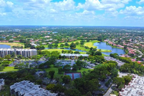 Condo in Weston, Florida, 2 bedrooms  № 1840843 - photo 30