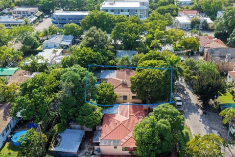 House in Miami, Florida 3 bedrooms, 163.32 sq.m. № 2256697 - photo 5