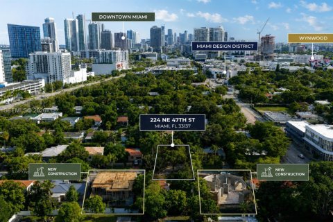 House in Miami, Florida 3 bedrooms, 163.32 sq.m. № 2256697 - photo 4