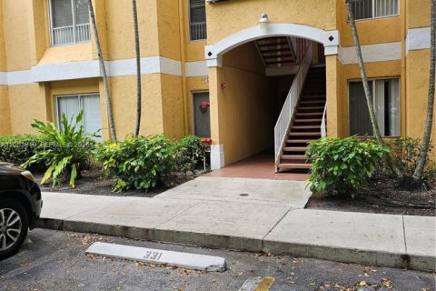 Condo in Oakland Park, Florida, 2 bedrooms  № 2068522