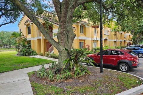 Condo in Oakland Park, Florida, 2 bedrooms  № 2068522 - photo 2