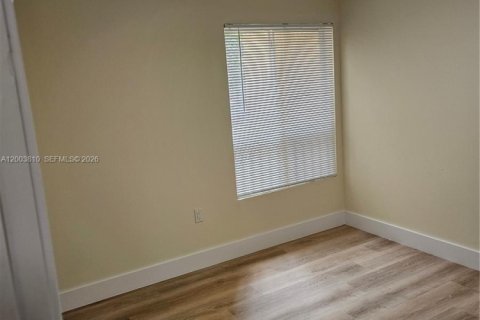 Condo in Oakland Park, Florida, 2 bedrooms  № 2068522 - photo 24