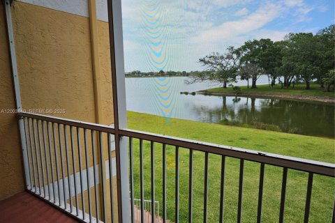 Condo in Oakland Park, Florida, 2 bedrooms  № 2068522 - photo 8