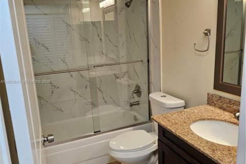 Condo in Oakland Park, Florida, 2 bedrooms  № 2068522 - photo 21