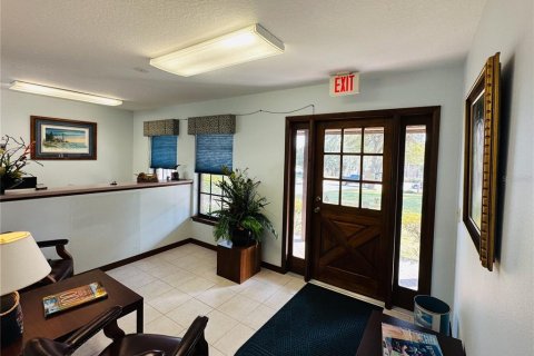 Propiedad comercial en alquiler en Orange City, Florida, 156.35 m2 № 1536297 - foto 2