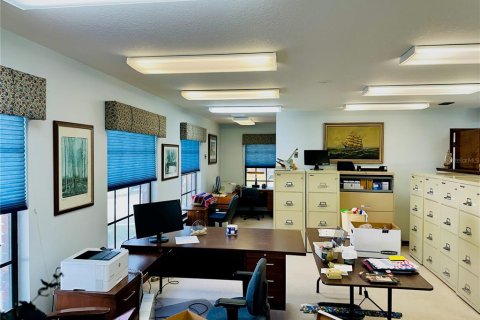 Propiedad comercial en alquiler en Orange City, Florida, 156.35 m2 № 1536297 - foto 8