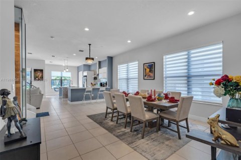 Снять в аренду виллу или дом в Хайалиа, Флорида 3 спальни, 230.96м2, № 2050743 - фото 4