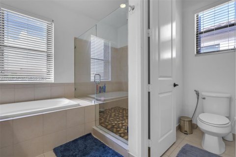 Снять в аренду виллу или дом в Хайалиа, Флорида 3 спальни, 230.96м2, № 2050743 - фото 28