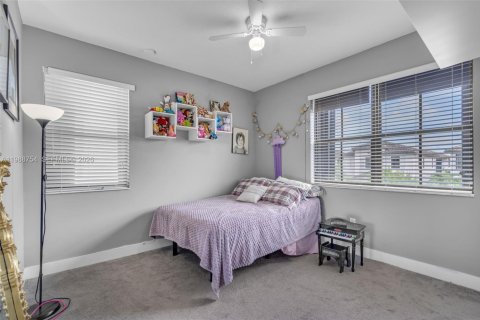 Снять в аренду виллу или дом в Хайалиа, Флорида 3 спальни, 230.96м2, № 2050743 - фото 21