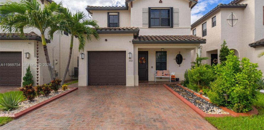 Дом в Хайалиа, Флорида 3 спальни, 230.96м2 № 2050743