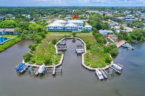 Townhouse in Stuart, Florida 3 bedrooms, 163.88 sq.m. № 2194285
