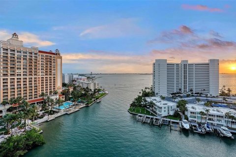 Condo in Sarasota, Florida, 3 bedrooms № 2156013 - photo 25