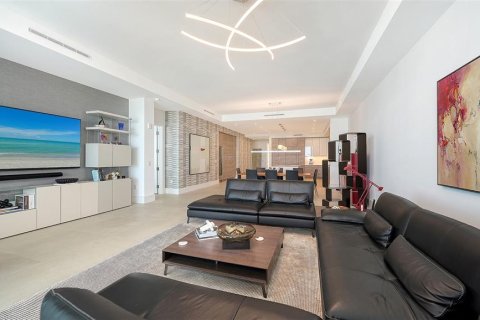 Condo in Sarasota, Florida, 3 bedrooms № 2156013 - photo 21