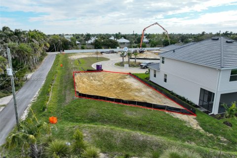 Commercial property in Fort Myers, Florida № 1977306 - photo 6