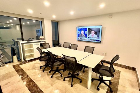 Oficina en alquiler en Miami, Florida № 1227006 - foto 1