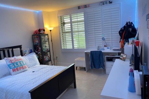 Купить кондоминиум в Ки-Бискейн, Флорида 2 спальни, 117.06м2, № 2002842 - фото 7